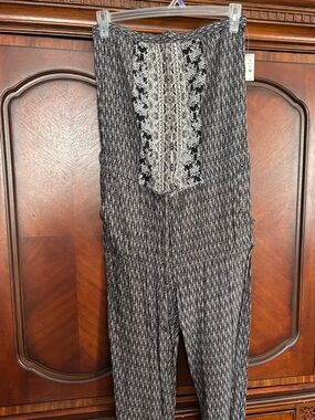 Aeropostale Black & White Strapless Patterned Jumpsuit